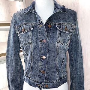 Gap - Cropped Jean Jacket; Size: XS